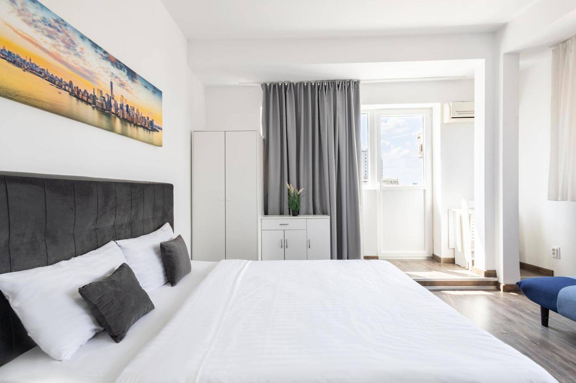 Downtown Victoria Apartments By Citybookings Boekarest Buitenkant foto